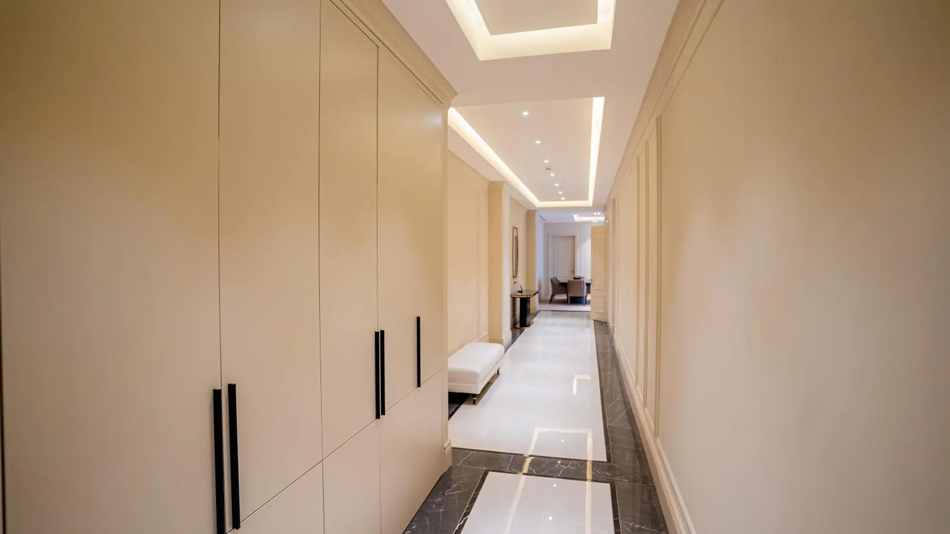 Four Seasons Apartments Baku 0*,