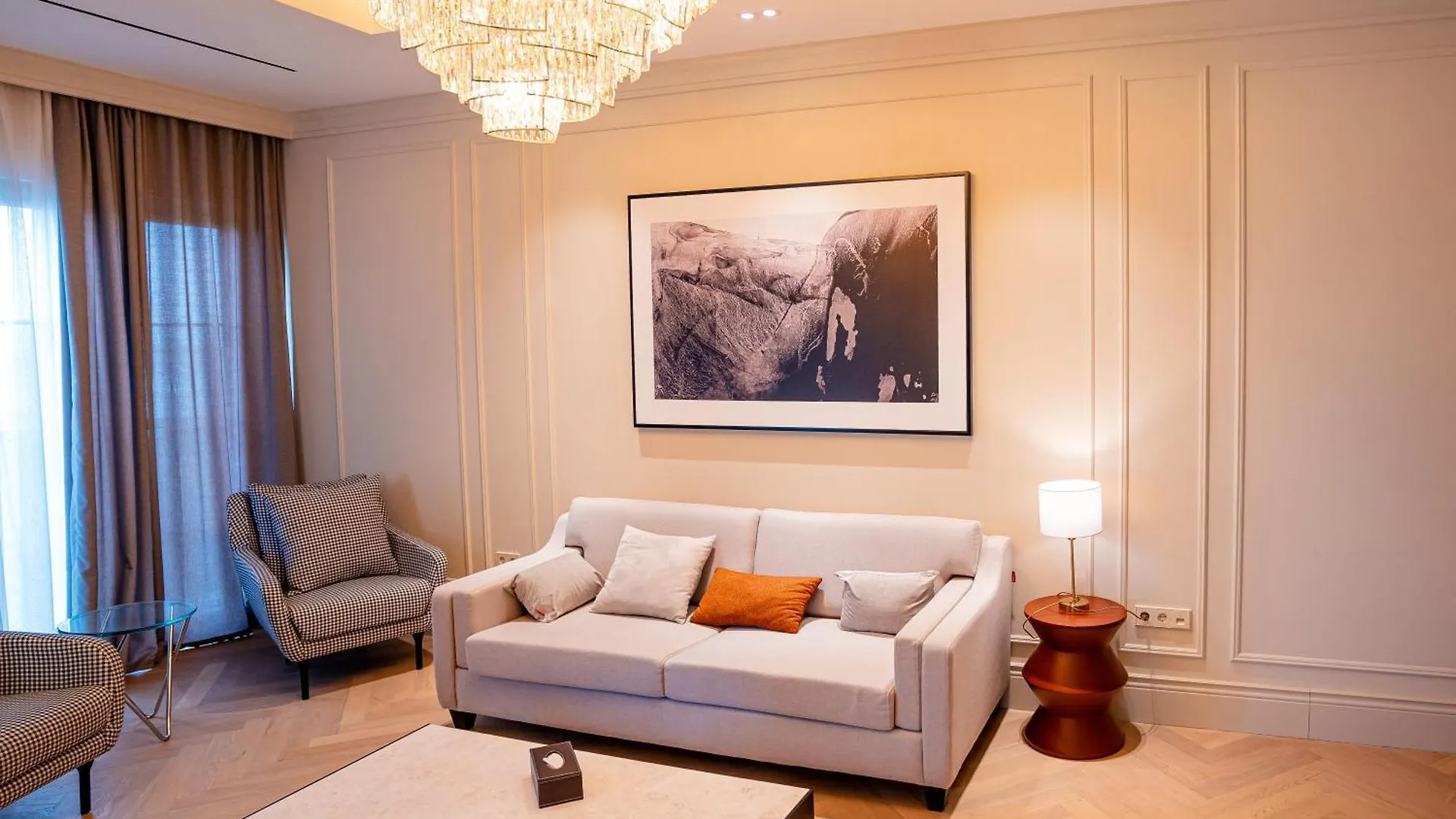 Four Seasons Apartments Baku 0*,